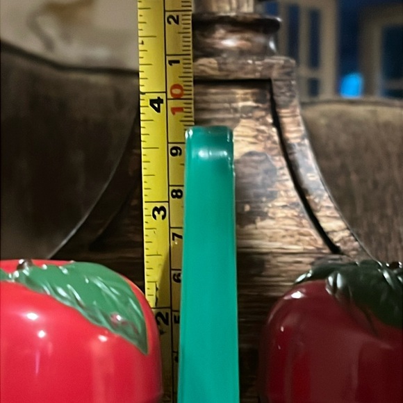 1950’s Apple 🍎 salt and pepper shakers made in the USA - Picture 11 of 11